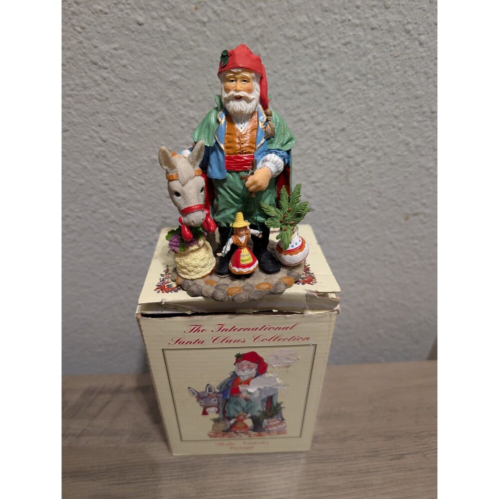 International Santa Claus Padre Nicholas Portugal 2000 Figurine Boxed SC46